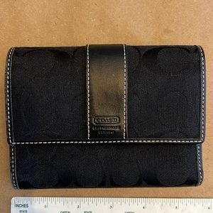 Coach Medium Wallet In Signature Canvas & Leather